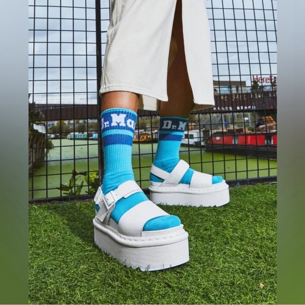 DR. MARTENS Voss Quad Mono
Platform Sandal in white Size: 9